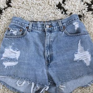 Distressed Levi 550 High Waisted Shorts